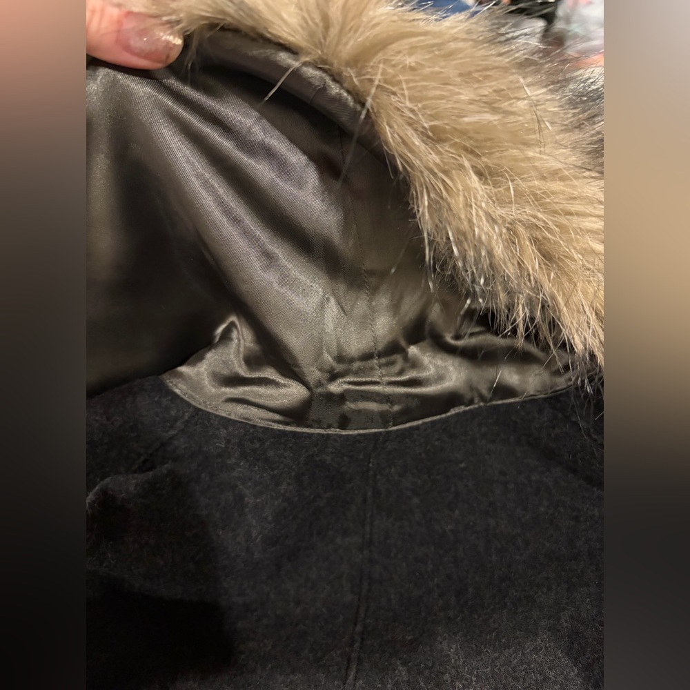 Jones New York Dark Gray Wool Trench Coat with Faux Fur Trim - Picture 5 of 6